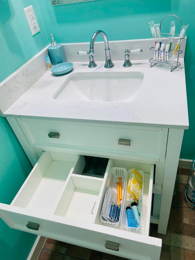 Beautiful And Comfortable Rom Apt # 2 坦帕 外观 照片